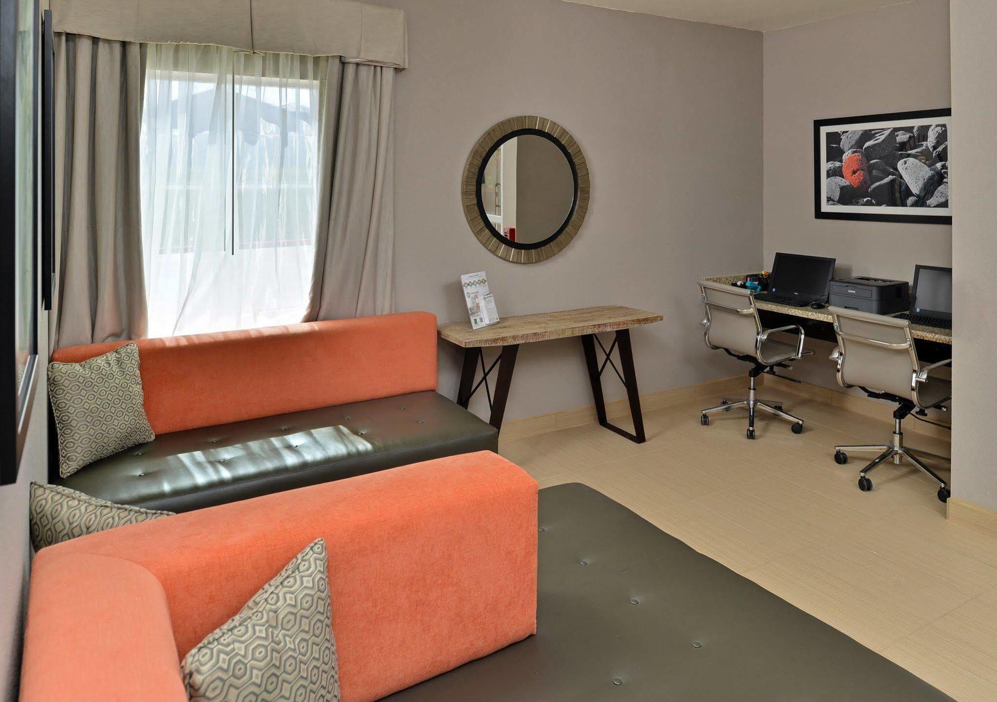 The Black Swan Lee - Lenox, Ascend Hotel Collection Exteriör bild
